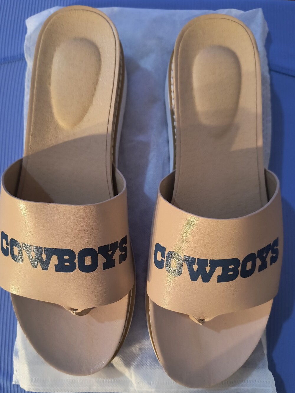 NFL Dallas Cowboys Women's Slip On Sandals in Nude sz11